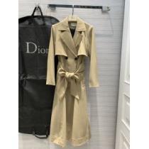 ダスター コートやっぱり優しい色  ディオール 【2026秋冬トレンド】押さえておきたい DIOR  サイズのよさを感じる新作