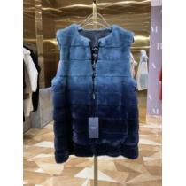 フェンディ【2026秋冬トレンド】押さえておきたい　 FENDI　サイズのよさを感じる新作　トップス　秋にこれがはやりそう