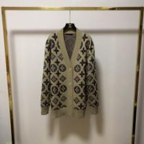 ルイ ヴィトン今季トレンド新作はこれ　 LOUIS VUITTON　秋冬に大注目のカラー　ニットコート　速報！2025年秋ファッショントレンド