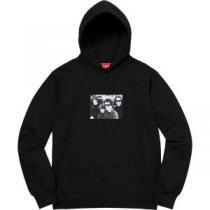 シュプリーム 秋ファションのトレンド SUPREME 一番おしゃれ秋冬トレンド パーカー 2026秋に注目したい