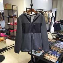 初心者の方は挑戦しやすいプラダ スポーツスウェット Pradaメンズ コットン ジップパーカー19/20AW 新作続々入荷中限定価格