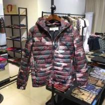 ダウンジャケット 激安 ヴァレンティノ スーパーコピー メンズ 防寒性抜群 VALENTINO コレクションエレガント迷彩新作 