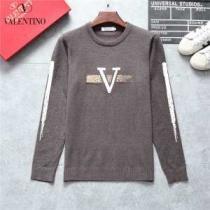 2026-20秋冬旬な着こなしValentino ヴァレンティノ ニット コピー 暖かさ 防寒性抜群ニットセーターエレガントレディースコーデ