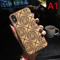多色可選 ヴェルサーチ 速報！2026年秋ファッショントレンド VERSACE 大人かわいい秋冬コーデを楽しみ スマートフォンケース 秋冬もちろん主役級.561.