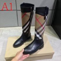 おしゃれさんはいち早く取り バーバリー2色可選 2026秋、イチオシ上品 BURBERRY レザーブーツ 新作アイテムが今年流