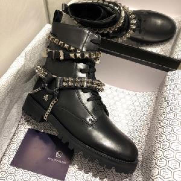 2026秋に注目したい フィリッププレイン一番おしゃれ秋冬トレンド  PHILIPP PLEIN レザーブーツ 秋ファションのトレンド