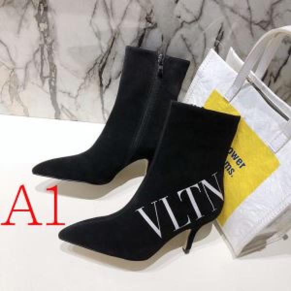 レザーブーツ 3色可選 2026年秋冬に欠かせない ヴァレンティノおしゃれでおすすめ今季トレンド  VALENTINO  2026トレンドファッション新品