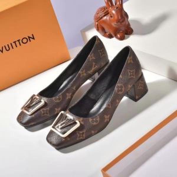 使いやすさのトレンド 2色可選 ルイ ヴィトン2026-2026秋冬のファッション  LOUIS VUITTON ハイヒール 今季トレンド新作はこれ