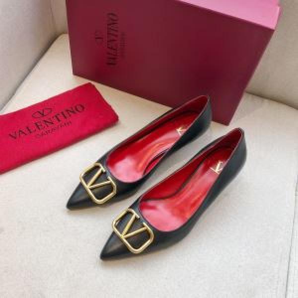 多色可選 2026-20秋冬トレンドファッション パンプス ヴァレンティノ最新秋冬トレンドをチェック  VALENTINO 秋冬流行りファション