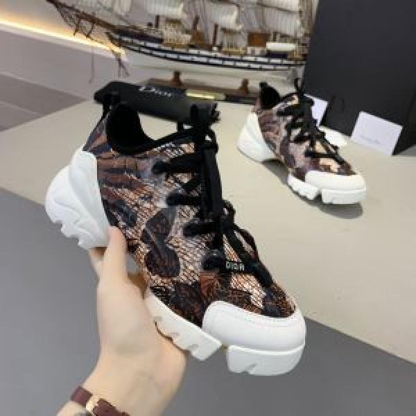 気になる2026年秋のファッション ランニングシューズ 今から取り入れられるトレンド ディオール DIOR 活躍するトレンドアイテム