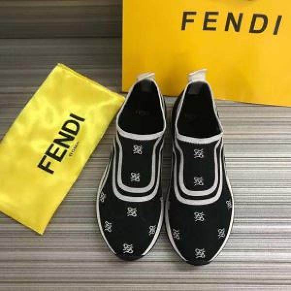 フェンディ秋冬とれんど新品目立ち 3色可選  FENDI 2026秋冬最重要アイテム ランニングシューズ ファッション上級者向け