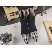 秋こそ楽しめるアイテム 多色可選 レザーブーツ フェンディ 2026秋断然ブランド推し FENDI 今年らしいおすすめ新品