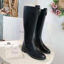 ジバンシー 注目の秋ファッション一番 GIVENCHY 2026秋冬トレンド押さえておきたい レザーブーツ おしゃれに秋を迎えるために
