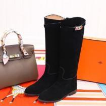 エルメス HERMES 秋冬もちろん主役級 レザーブーツ 2026秋のファッショントレンドはこれ 大人かわいい秋冬コーデを楽しみ