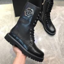 秋冬もちろん主役級 フィリッププレイン 大人かわいい秋冬コーデを楽しみ PHILIPP PLEIN 2026秋のファッショントレンドはこれ レザーブーツ