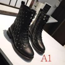 2色可選 ヴァレンティノ2026トレンドカラー秋冬セール  VALENTINO とにかく完璧ブランド新作 レザーブーツ 大胆なチェックの人気トレンド
