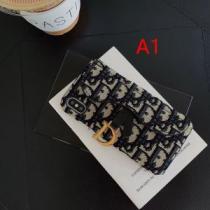 2色可選 ケータイケース 2026秋冬トレンドデザイン 大人かわいい秋冬コーデを楽しみ ディオール DIOR.561.