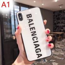 ケータイケース 3色可選  気になる2026年秋のファッション 人気ブランドの秋冬新色 BALENCIAGA バレンシアガ.561.