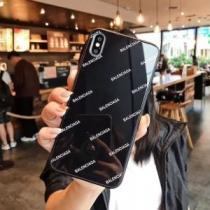 2色可選 秋服コーデ2026年版 人気ファッション雑誌でも掲載 BALENCIAGA バレンシアガ ケータイケース.561.