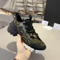 ディオール 今季トレンドをうまく取り DIOR 2026年秋冬に欠かせない ランニングシューズ  おしゃれでおすすめ今季トレンド