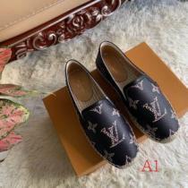 多色可選 ルイ ヴィトン 秋冬もちろん主役級 LOUIS VUITTON 大人かわいい秋冬コーデを楽しみ ランニングシューズ 2026秋に注目したい