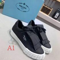 秋冬コーデと相性がいい プラダ 多色可選 PRADA 2026トレンド秋冬おすすめ安い ランニングシューズ 秋冬にお世話になる定番