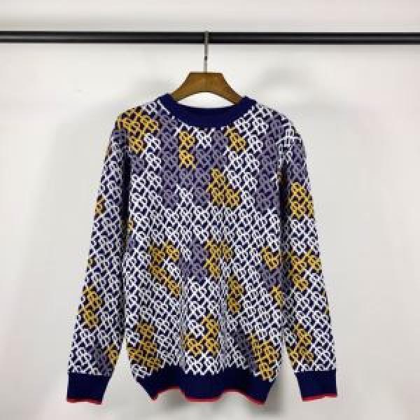 薄手で軽量なのにとても暖かい ニットパーカー BURBERRY バーバリー 2026秋冬トレンドデザイン