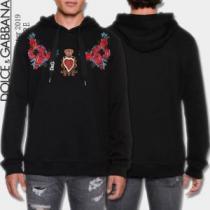 ドルチェ＆ガッバーナ 秋口から冬先まで長いシーズン愛用 2026秋に注目したい パーカー Dolce&Gabbana