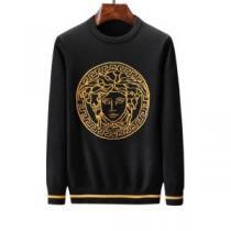 プルオーバー 2026秋冬最安価格新品 VERSACE ヴェルサーチ  大人かわいい秋冬コーデを楽しみ