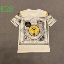 半袖Tシャツ エレガントな雰囲気 ジバンシー GIVENCHY おしゃれな人が持っている