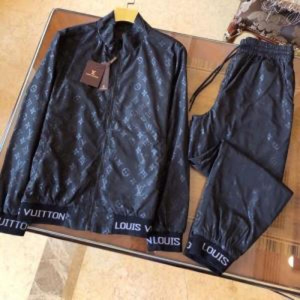 2色可選 どのアイテムも手頃な価格で ルイ ヴィトン LOUIS VUITTON 上下セット 2026春新作