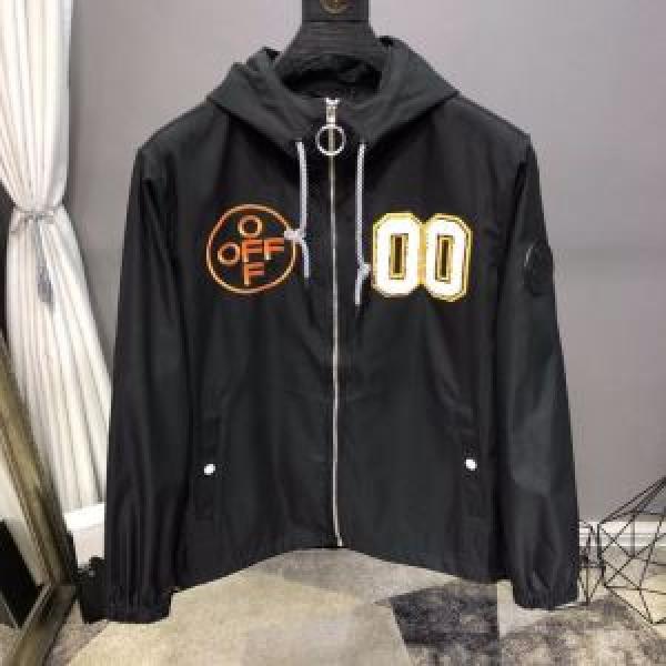 Off-White オフホワイト ジャケット コーデ エレガントな ウィンドブレーカー2026春夏大活躍 定番の防水ウェア人気トレンド
