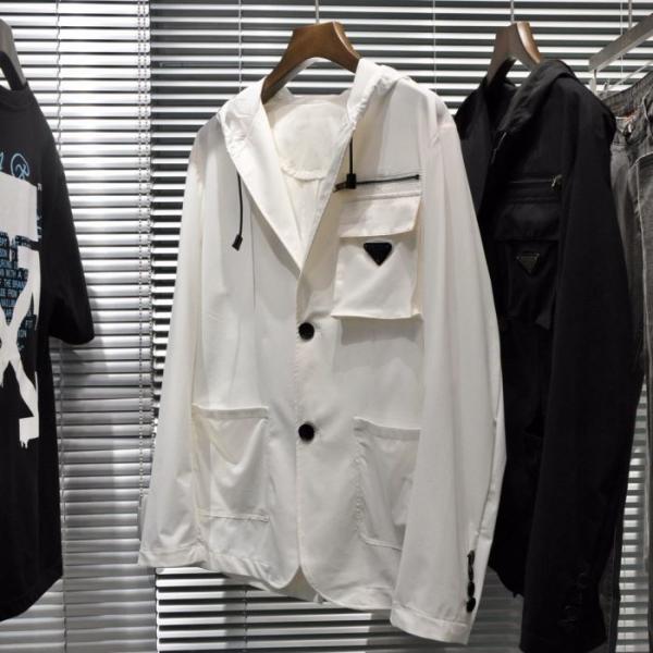 プラダ ナイロン ジャケット コピーPRADA 2026春夏大活躍 大人スタイル おしゃれなウィンドブレーカー 防寒性抜群人気新作