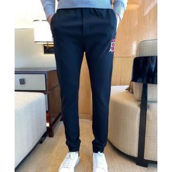 普段のファッション バーバリー BURBERRY取り入れやすい  ジーンズ 人気を集め
