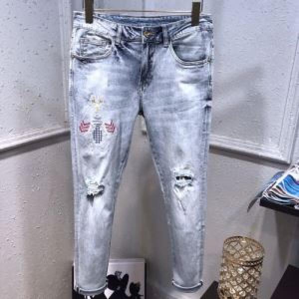 FENDIフェンデイ デニム パンツ コピー 品2026年春最新作 メンズファション 使い勝手 エレガントなジーンズ 値段激安
