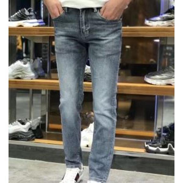 ジーンズ 海外大人気 ヴェルサーチ今なお素敵なアイテムだ VERSACE 20SS☆送料込