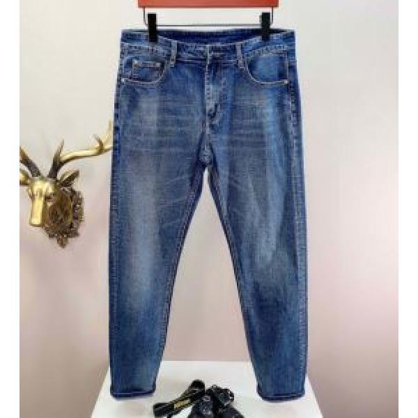 普段見ないデザインばかり ジーンズ 春夏コレクション新品 ヴェルサーチVERSACE