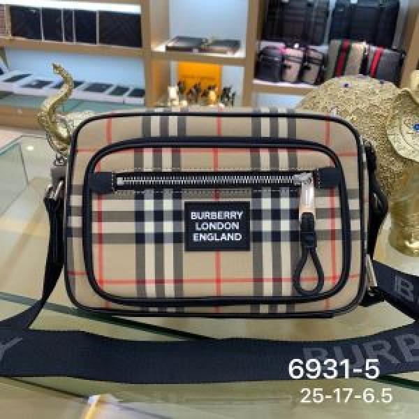 ミニバッグ  どのアイテムも手頃な価格で バーバリー BURBERRY  トレンド最先端のアイテム.47.