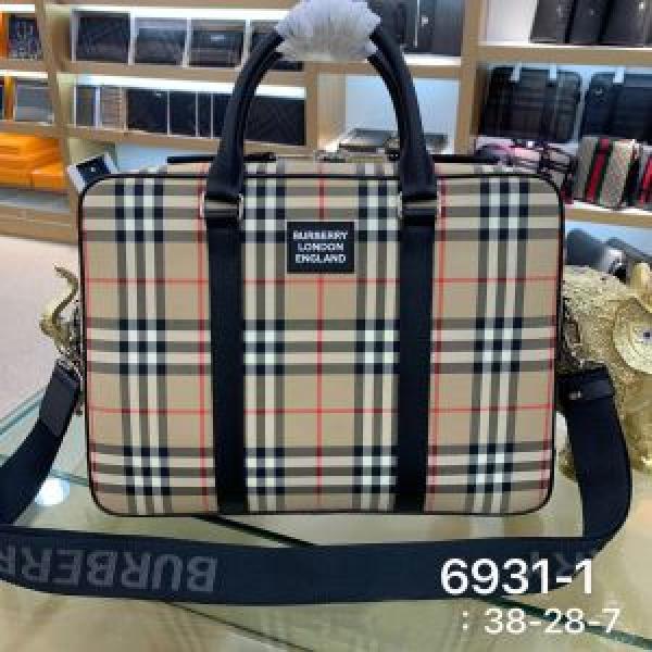バーバリー日本未入荷カラー  BURBERRY 上品に着こなせ メンズ ショルダーバッグ  注目を集めてる.47.