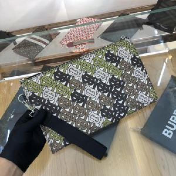 価格も嬉しいアイテム  ポーチ   手頃価格でカブり知らず バーバリー BURBERRY.47.