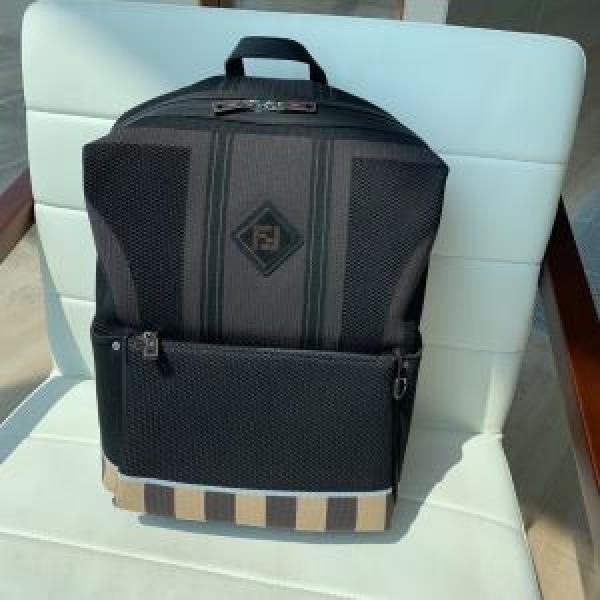 フェンディ エレガントな雰囲気 FENDI おしゃれな人が持っている リュック.487.