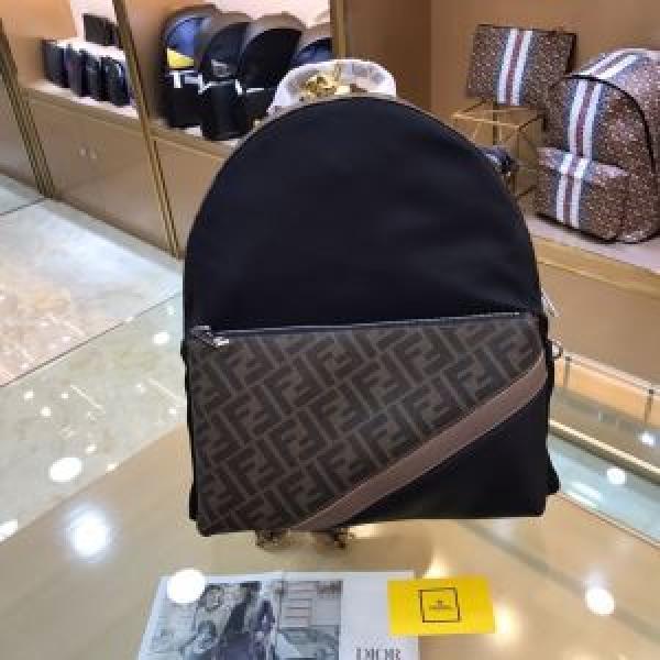 ストリート界隈でも人気 フェンディ FENDI 20新作です リュック ストリート系に大人気.487.