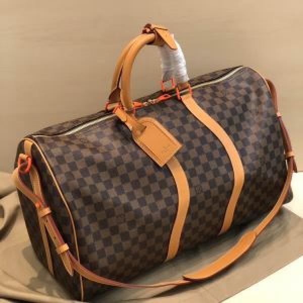 エレガントな雰囲気 ルイ ヴィトン LOUIS VUITTON おしゃれな人が持っている スーツケース.45.