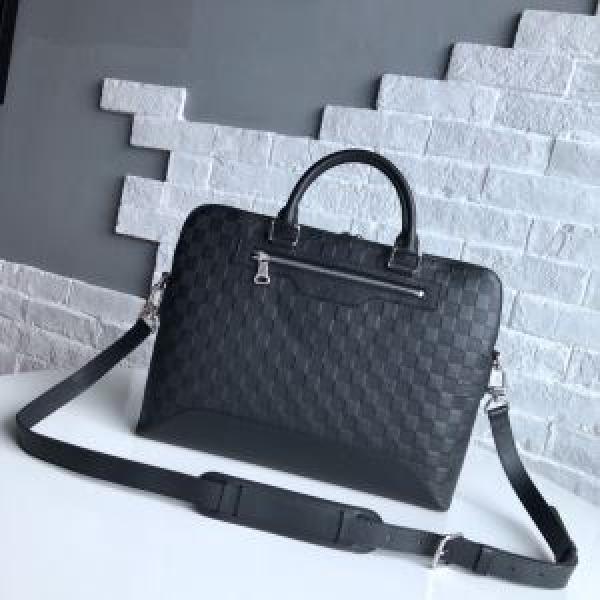 ルイ ヴィトン LOUIS VUITTON 限定アイテムが登場 ショルダーバッグ 2026年春夏コレクション.45.