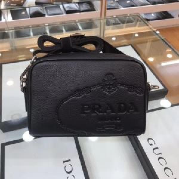 シンプルなファッション ミニバッグ プラダ  2026モデル PRADA.57.