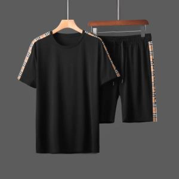バーバリー 海外でも大人気 BURBERRY 日本未入荷カラー 半袖Tシャツ 上品に着こなせ