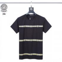 3色可選 着こなしを楽しむ ヴェルサーチ VERSACE 半袖Tシャツ ...
