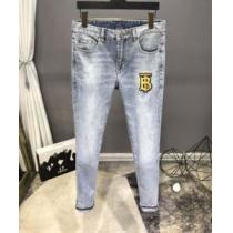 バーバリー海外限定ライン  BURBERRY 20SSトレンド ジーンズ 使いやすい新品