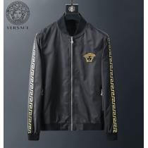 2026SS数量限定ヴェルサーチ ジャケット 激安 コピーVERSACE COMPILATION TRACK JACKETお洒落スポーツウェア サイズ感