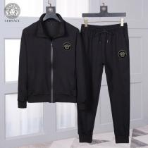 20SSトレンドヴェルサーチ パーカー コピー セットアップ コーデVERSACEメンズファション 上下セット 男性スポーツウェア